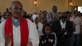 Pastor Soboka Og Menighed